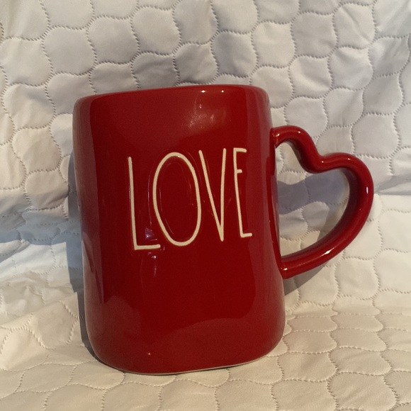 RAE DUNN VALENTINES RED HEART MUG . - Picture 6 of 6